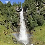 別荘 Charming House In Loen, In The Heart Of Nordfjord ローエン