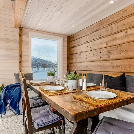 Charming House In Loen, In The Heart Of Nordfjord * לואן