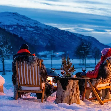 Charming House In Loen, In The Heart Of Nordfjord Feriehus