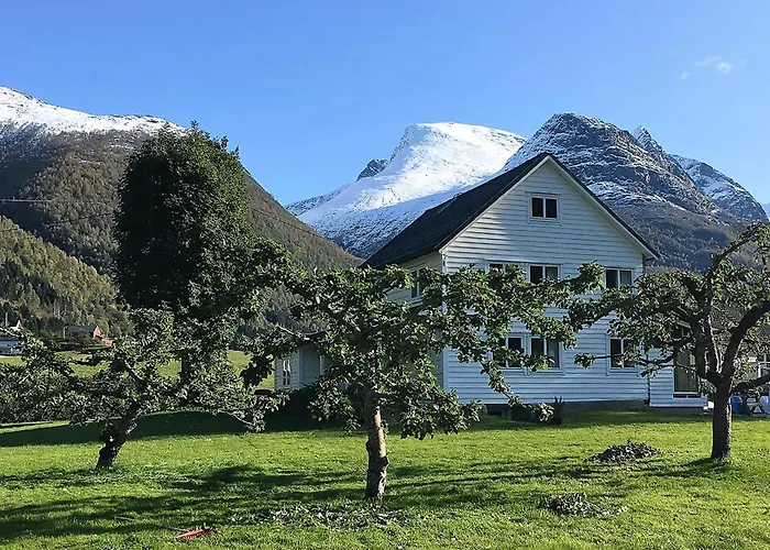Charming House In Loen, In The Heart Of Nordfjord * 卢恩